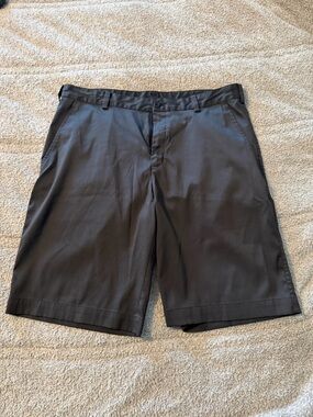 Nike Black Flat-Front Men's Golf Shorts